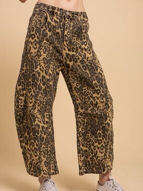 New Blue Velvet Button Fly Leopard Print Barrel Jeans Pants Relaxed Fit Stretch